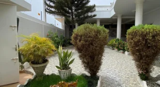 Luxueuse villa meublée de 4 chambres à Calavi Tankpè