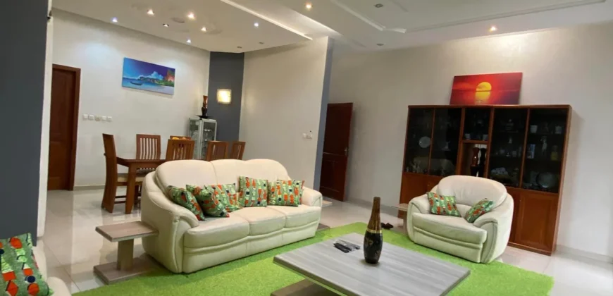 Luxueuse villa meublée de 4 chambres à Calavi Tankpè