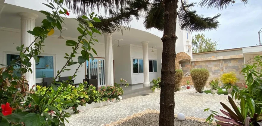 Luxueuse villa meublée de 4 chambres à Calavi Tankpè